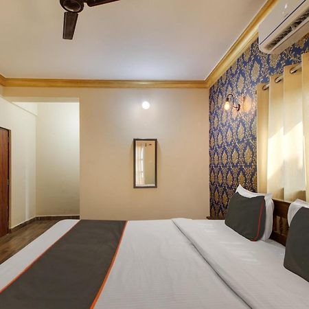 Collection O Romeos Place Baga Beach Hotel กาลังกูติ ภายนอก รูปภาพ
