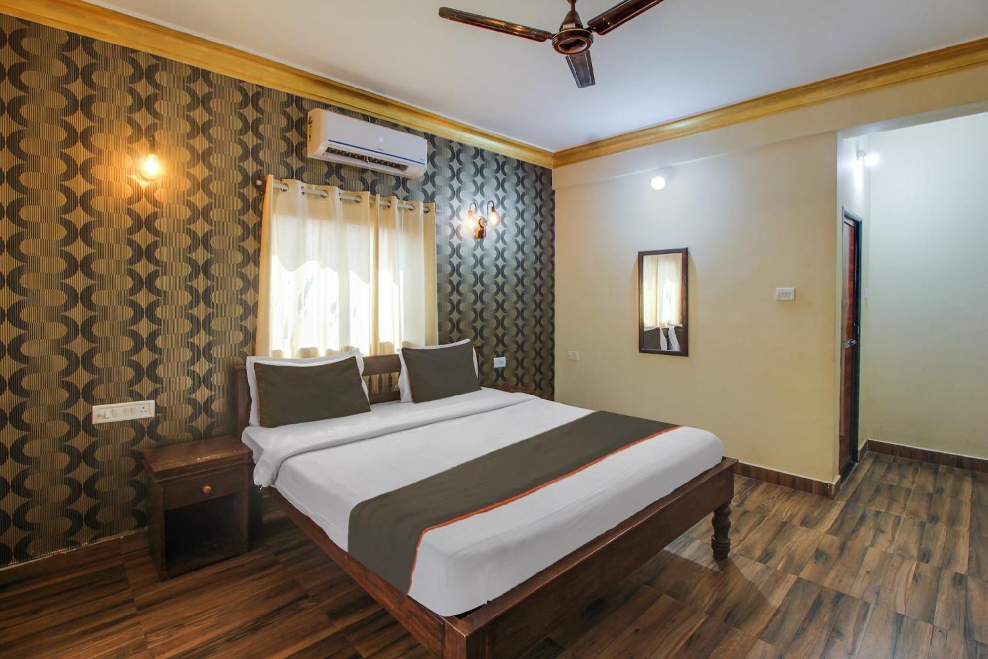 Collection O Romeos Place Baga Beach Hotel กาลังกูติ ภายนอก รูปภาพ