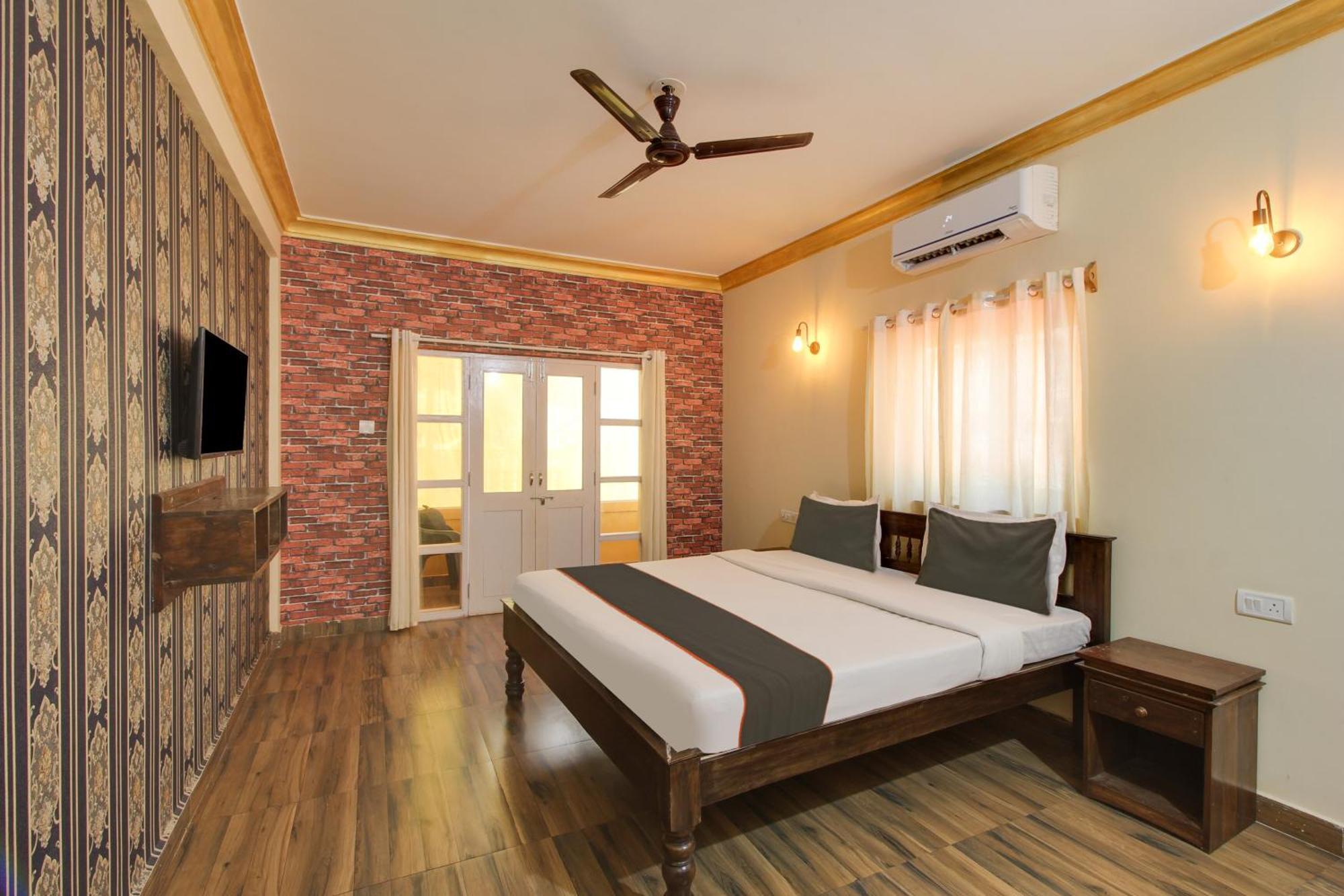 Collection O Romeos Place Baga Beach Hotel กาลังกูติ ภายนอก รูปภาพ