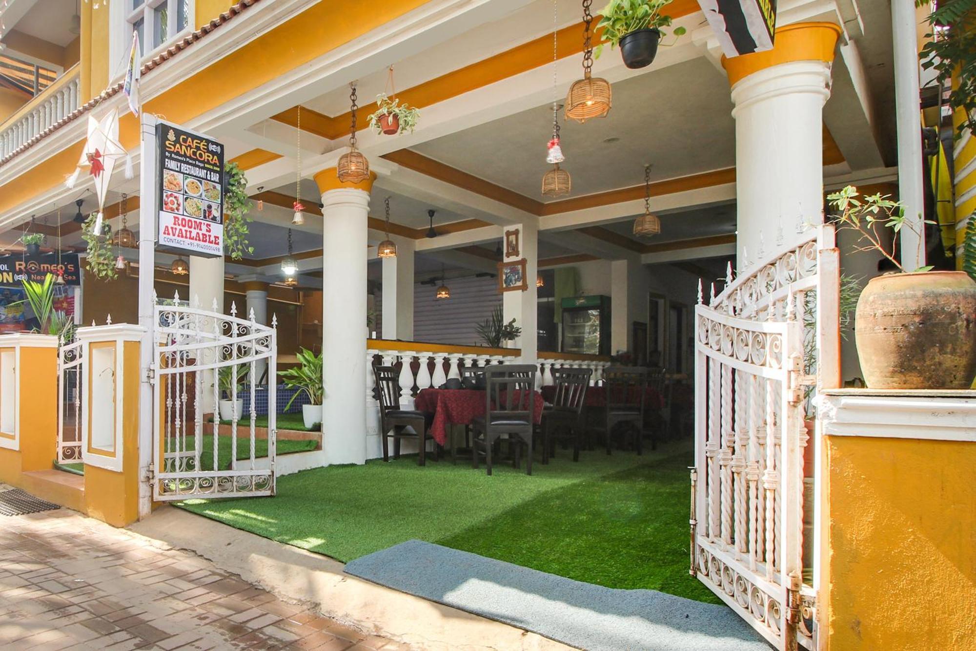 Collection O Romeos Place Baga Beach Hotel กาลังกูติ ภายนอก รูปภาพ