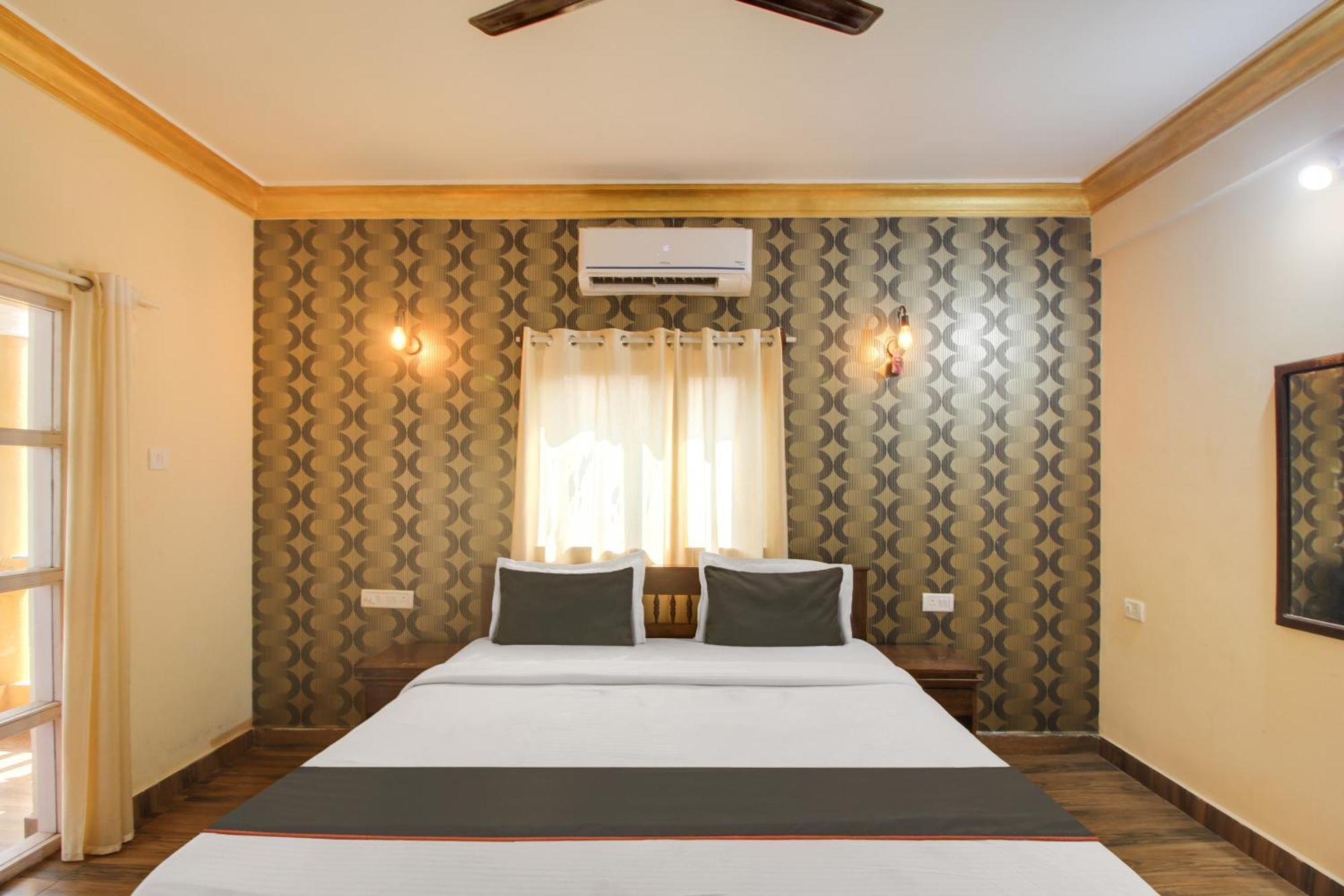 Collection O Romeos Place Baga Beach Hotel กาลังกูติ ภายนอก รูปภาพ